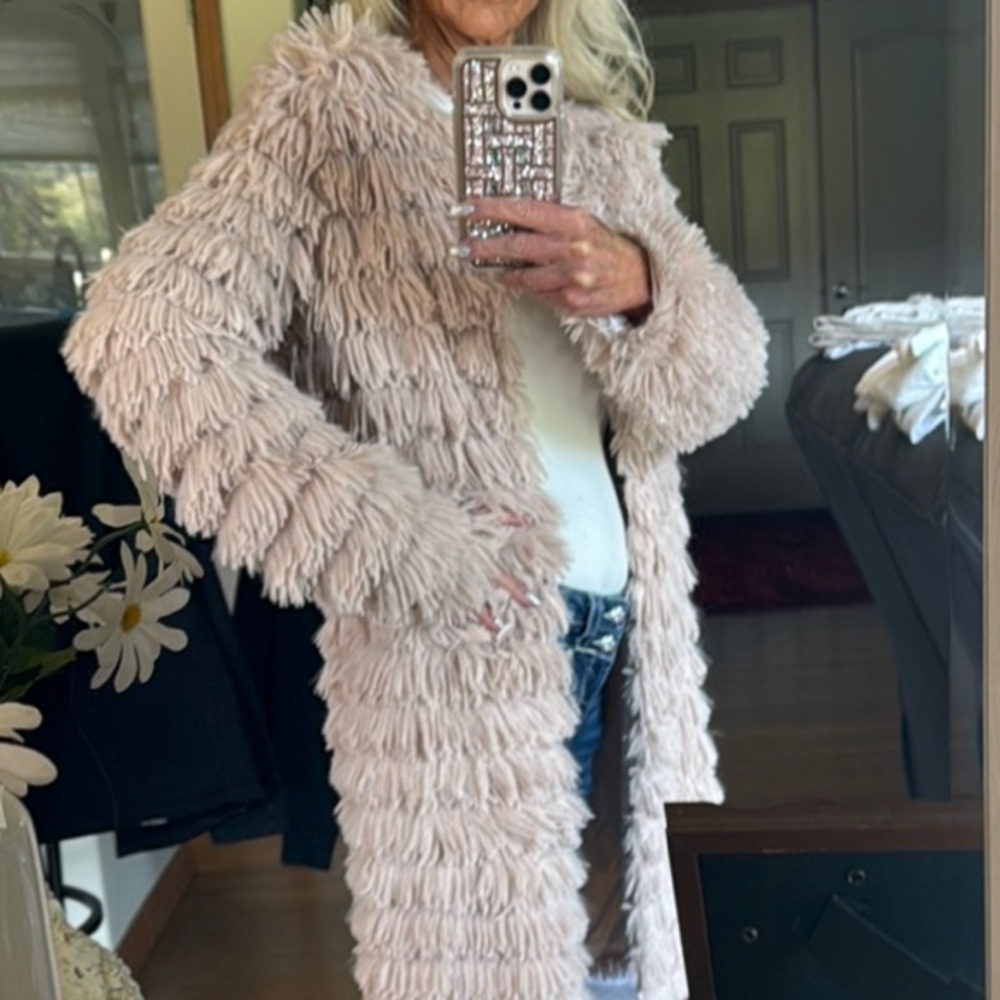So 🤩 Fun!  Light pink and light weight